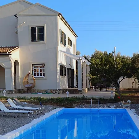 Kipos Villa Kouramaditika